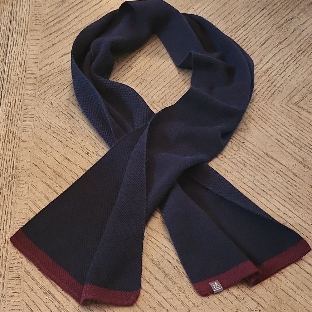 Mens navy scarf L & CO